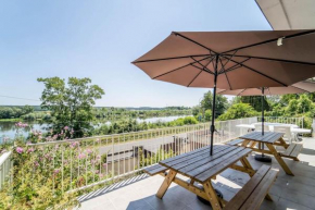Maison SPA 8Chambres Terrasse Parking Voitures Vélos 10min centre Blois 45min Beauval